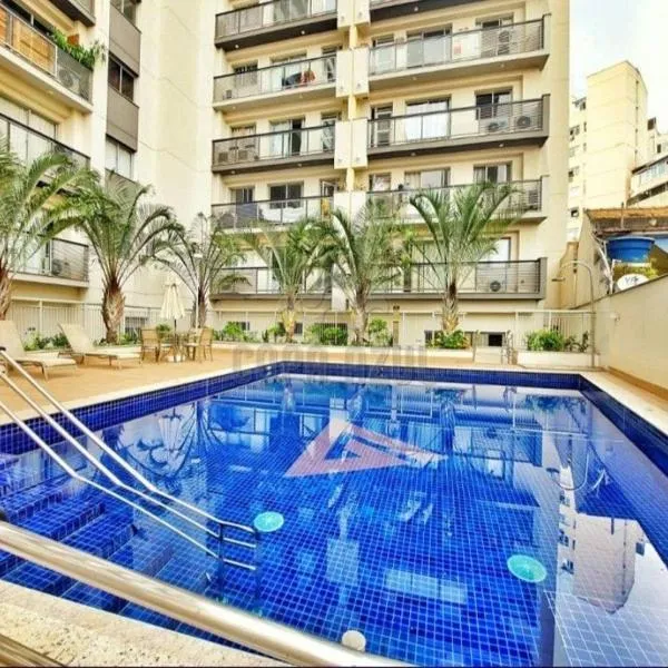 Apto moderno com varanda, piscina e academia, hotel in Rio de Janeiro