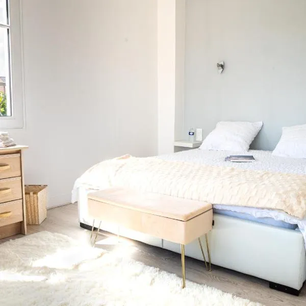 5 min château Charmante maison et son jardin privé, hotel v destinaci Versailles