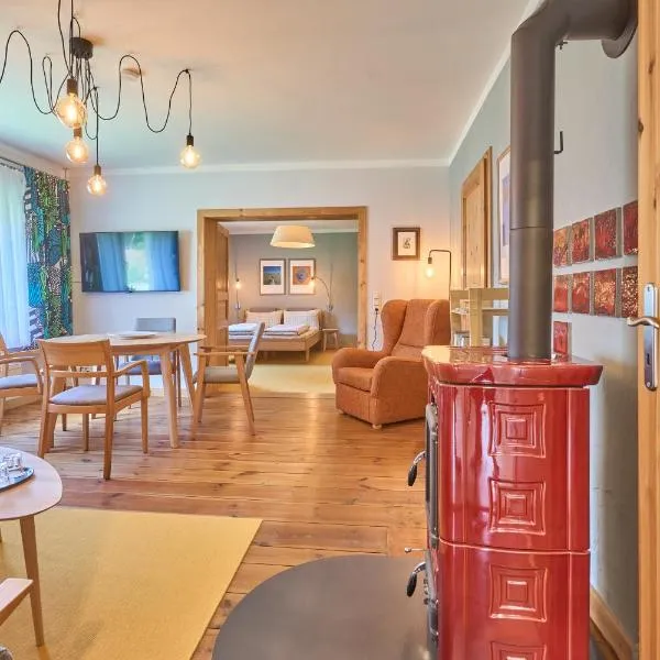 Familiennest am MüritzSee mit Kamin & Sauna, hotel v destinaci Sietow Dorf