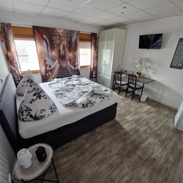 BoardingHouse Sinsheim zentral am Burgplatz, hotel v destinaci Sinsheim