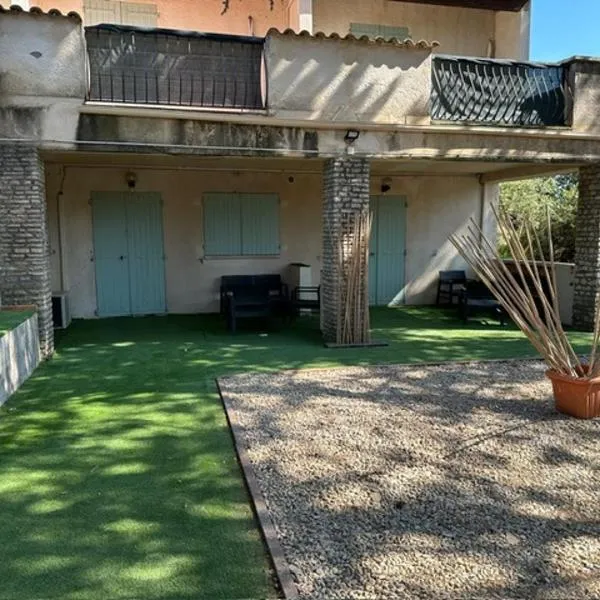 L'hôtel du Bastier, hotel v destinaci Ginasservis