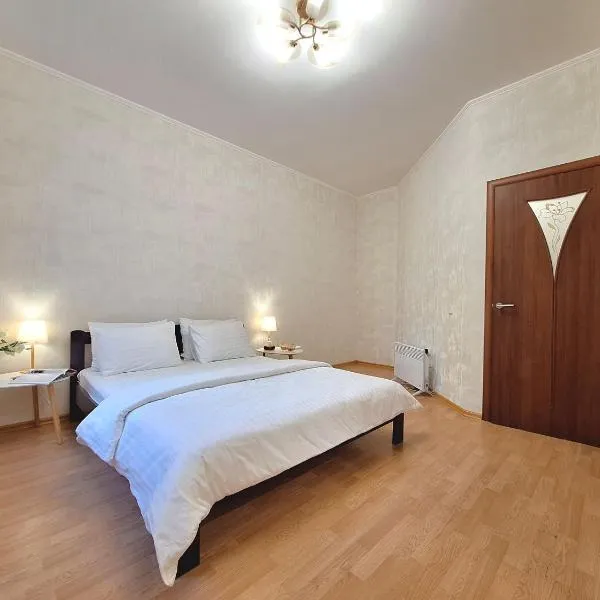 Однокімна квартира біля Каштанової Алеї у центрі Полтави Мережа AlexApartments Документи для відряджень Безконтатне заселення 24-7, hotel in Poltava