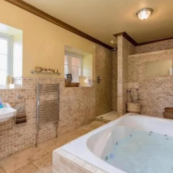 Rodgers Land (The Bungalow), hôtel à Boston