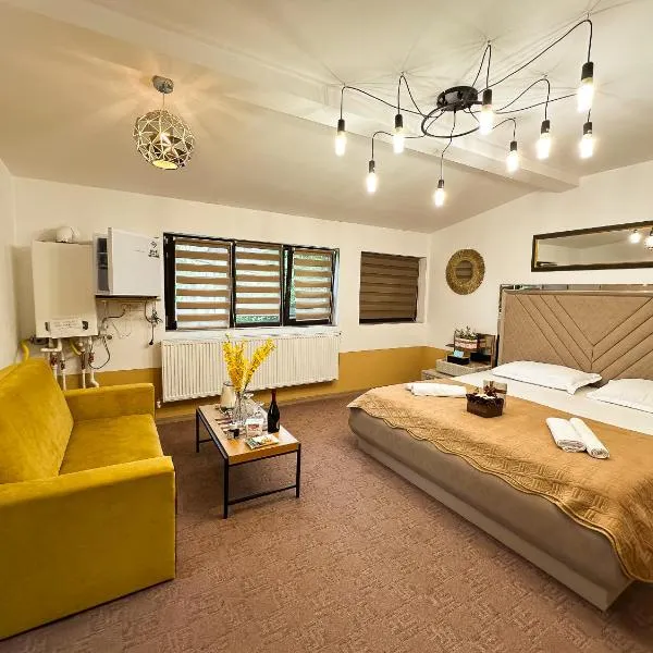 Golden Escape - Charming Studio in Prime Location, hotel in Craiova