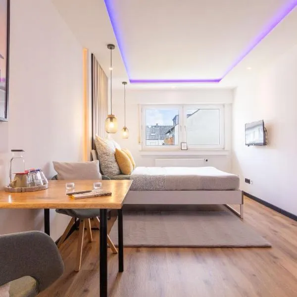 Shiny Singapore Room - Homestay - Doppelzimmer mit Gemeinschaftsbad、ケルンのホテル