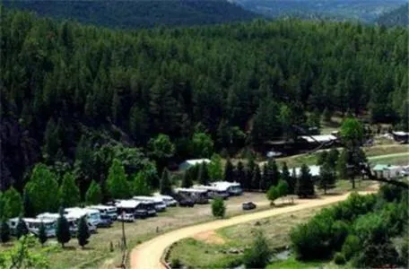 Sierra Bonita Cabins and RV Park, Hotel in Guadalupita