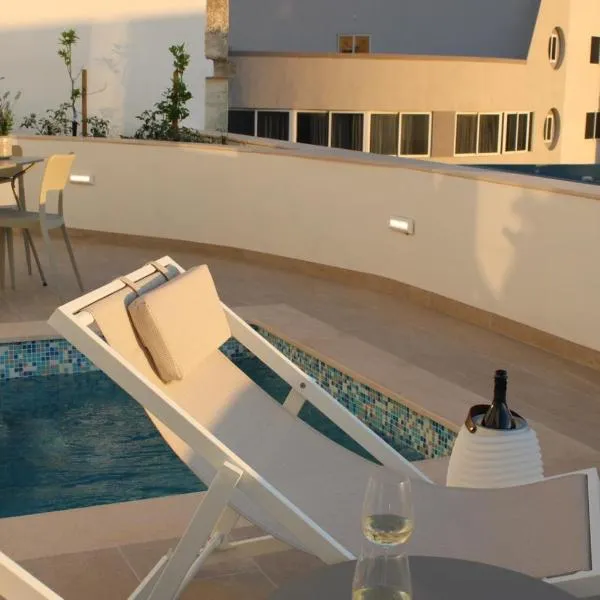 North Lodge by PetitChic, hotel v destinaci Mellieħa