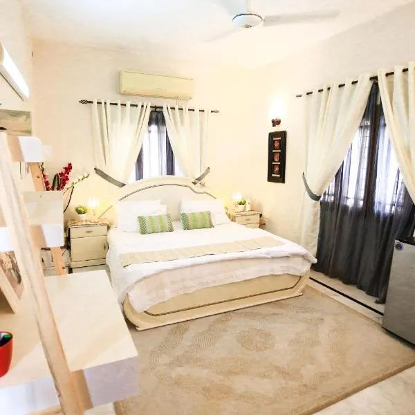 Mohalla Rooftop Retreat, hotel in Karachi