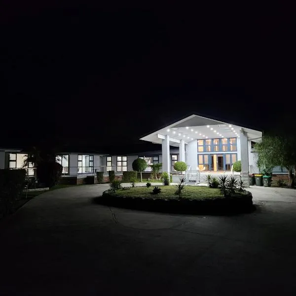 Lake Macquarie Manor, hotel in Morisset