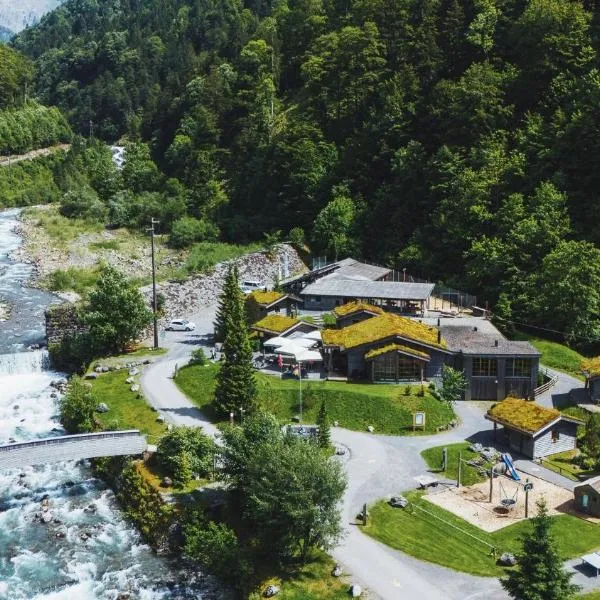 Hüttenhotel Husky Lodge, hótel í Muotathal