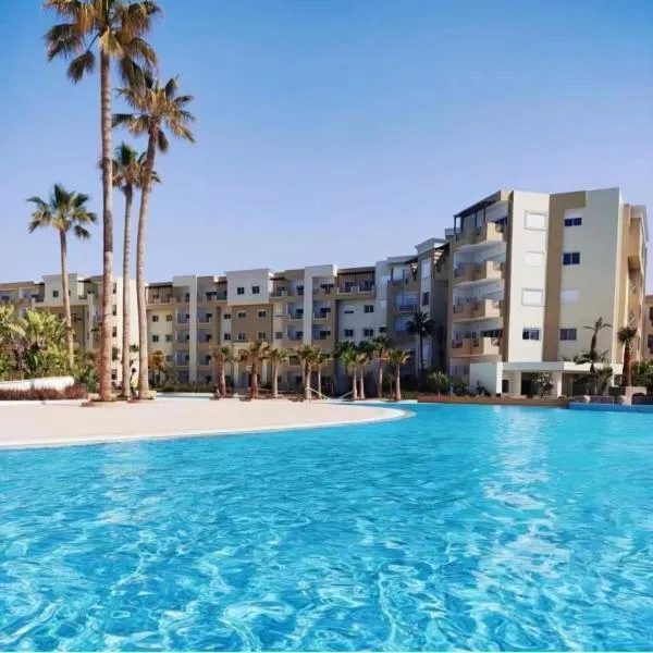 A Luxury 2BR with Big Pools Perfect for Family Summer Escape!, ξενοδοχείο σε Μοναστίρ