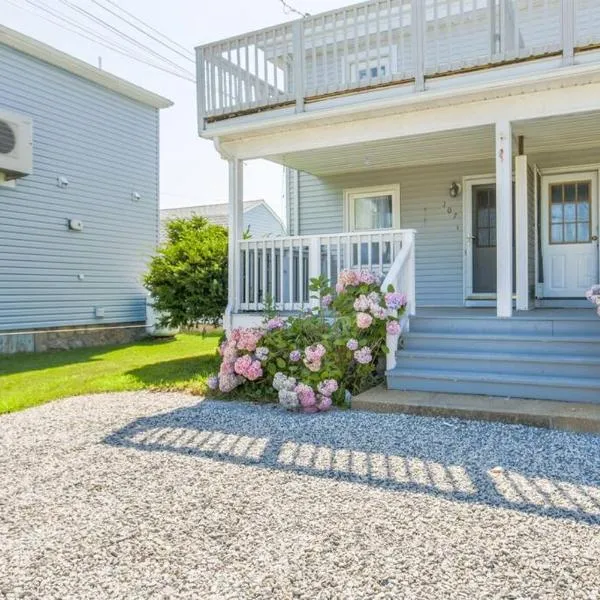 New cozy coastal retreat!, hotel in Groton