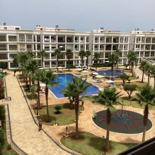 Grand appartement vue sur piscine Bouznika, hotel a Kasba Bou Hamira