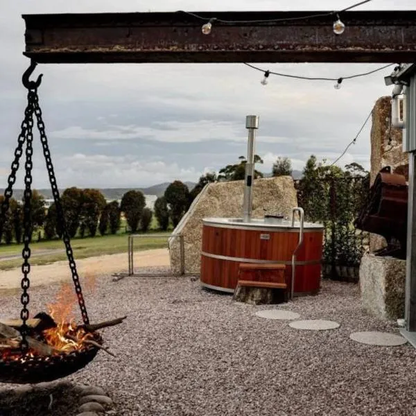Humbug Views - Bunk House & Hot Tub!, hotel en St Helens