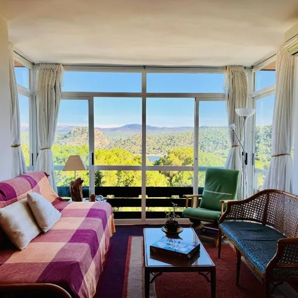 Acogedor apartamento con bellas vistas al embalse, ξενοδοχείο σε San Martin de Valdeiglesias