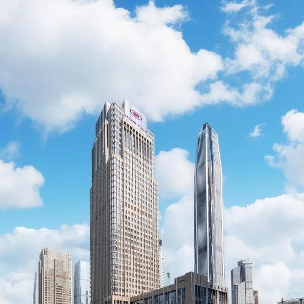 Crowne Plaza Shenzhen Futian, Near to Shenzhen Convention&Exhibition Centre, Shenzhen Stock Exchange and Shenzhen Civic Center, Outdoor Heated Pool、深セン市のホテル