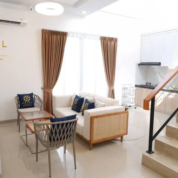 Royal Suites Home Villa 3BR with Private Pool - C9, hotell sihtkohas Batam Center