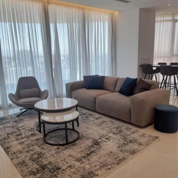 360 Nicosia-2 Bedroom City Tower, Hotel in Nikosia
