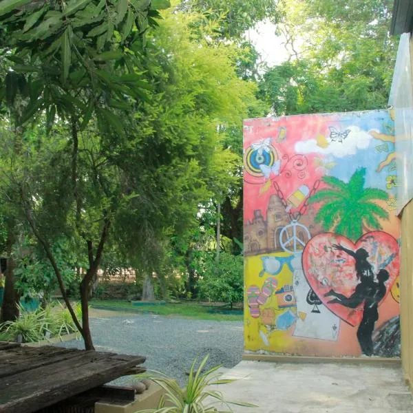 Traveler's Haven Hostel at Colombo Intl Airport, hotel en Katunayake