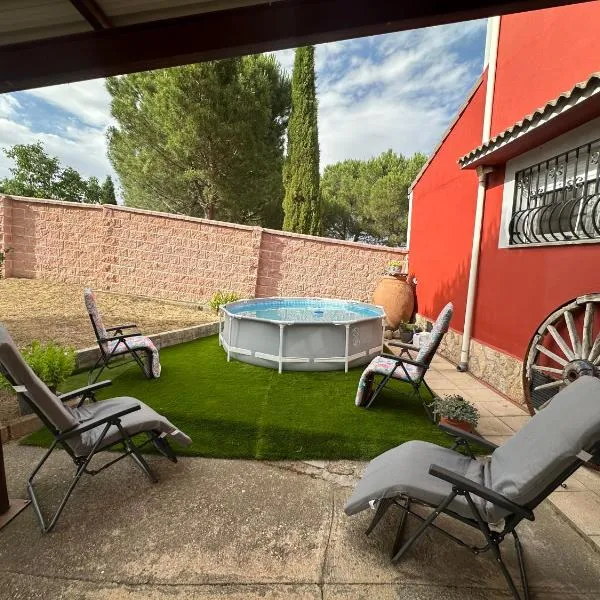 Casas Rurales La Picotilla y la Guija, hotel in Martiherrero