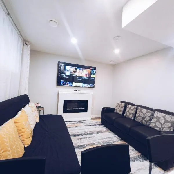 Cozy 2 Bedroom Suite, Queen Beds, Near the Airport, hotel a Edmonton