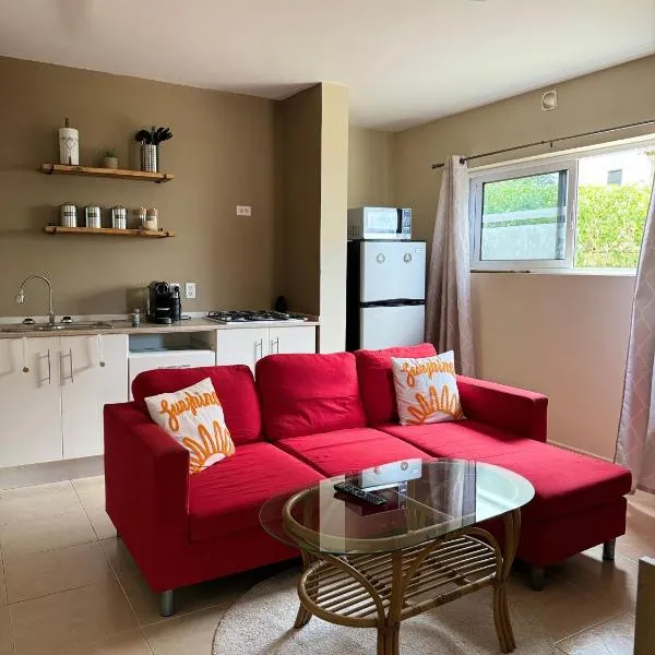 Cozy 2 Bedroom Apartment in Brakkeput, hotelli kohteessa Willemstad