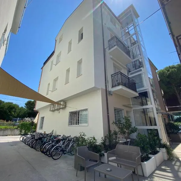 Hotel Miramare Dipendenza, hotel in Pineto