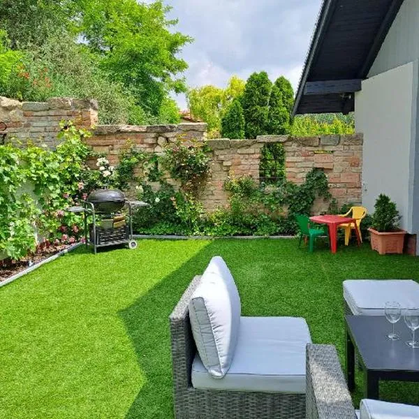 NAD STARÝM SKLEPEM, hotel in Valtice