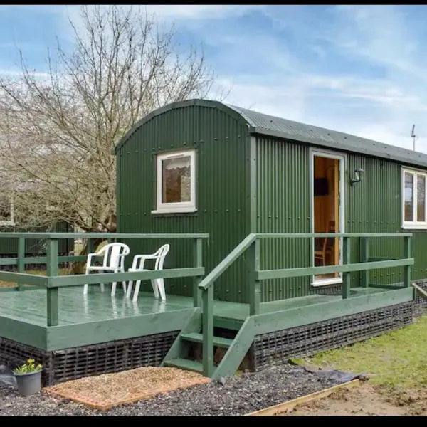 Squirrels-oaks, hotel in Yalding