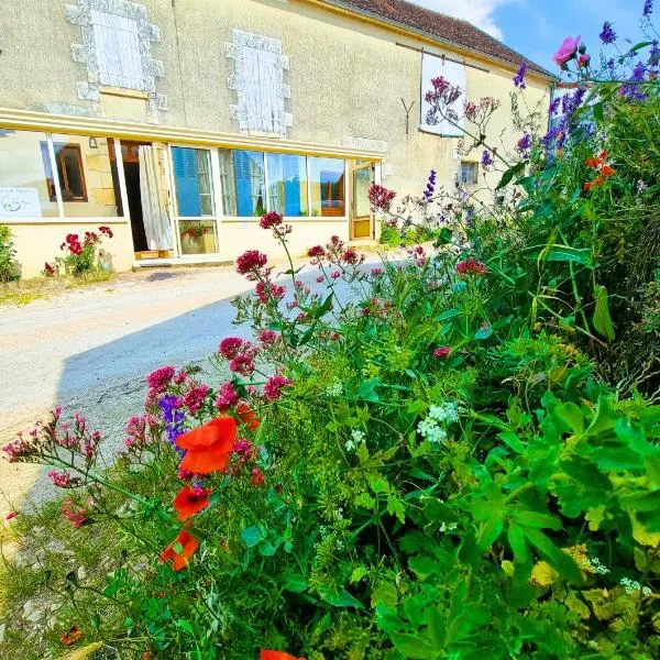 Location de Chambres Bienvenue chez Mémé, ξενοδοχείο σε Treigny