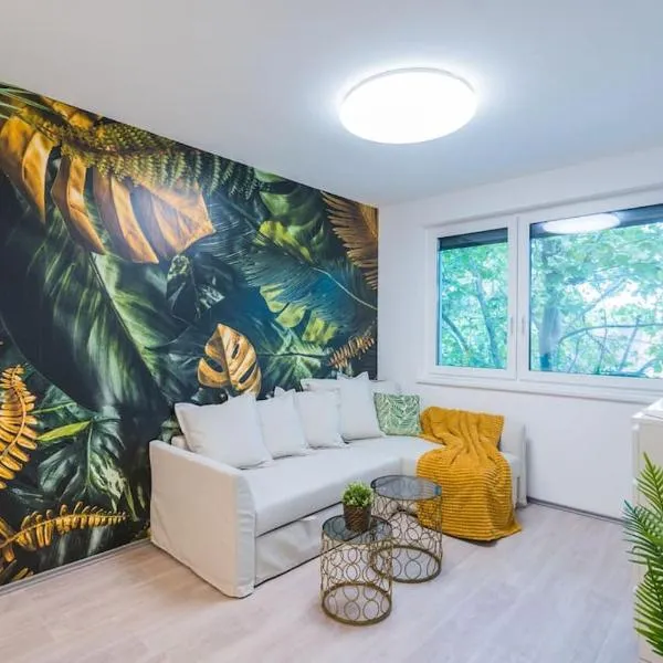 Jungle Apartment, hotel in Siófok