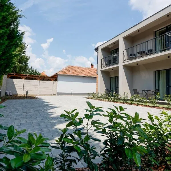 Gyulai Várpark Apartman 2, ξενοδοχείο σε Gyula