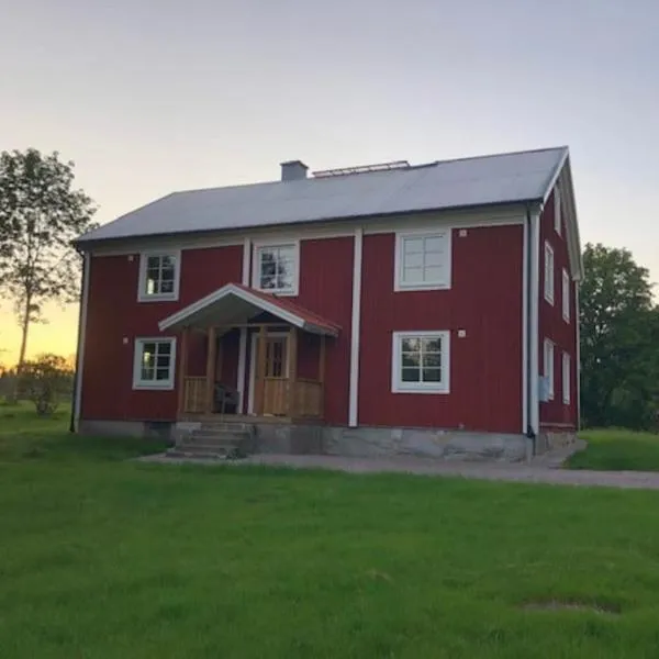 Newly renovated cozy house Urshult-Åsnen-south Småland, hotell sihtkohas Urshult