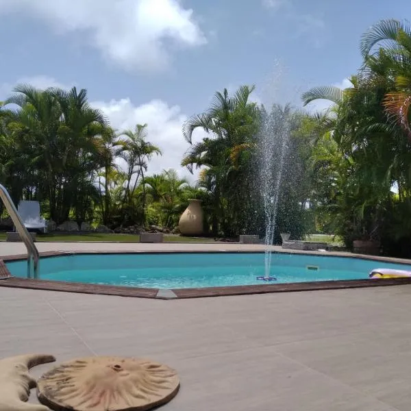 L'ASETA Paradise, hotel in Grand-Bourg