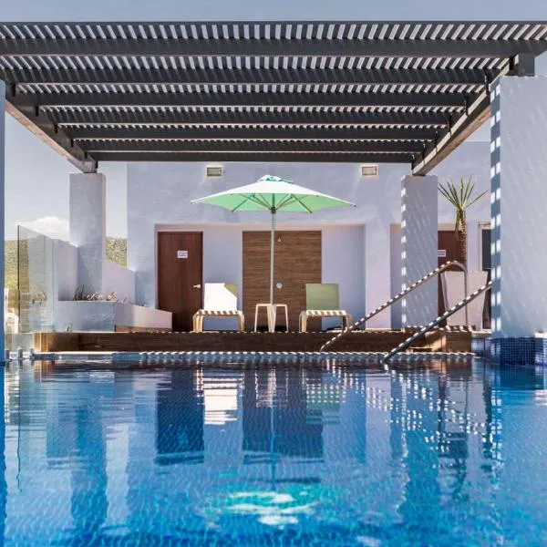 Comfort Inn & Suites Los Cabos, hotel di Cabo San Lucas