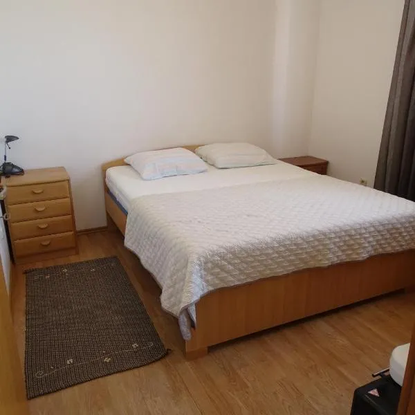 포블랴나에 위치한 호텔 Comfortable apartment with kitchen, close to beautiful beach