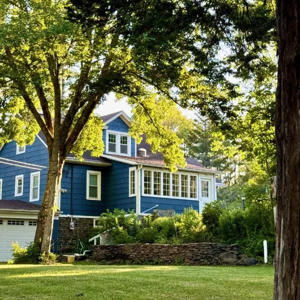 1890 CapeCod farmhouse:Charming, Private, Spacious, hôtel à Saugerties