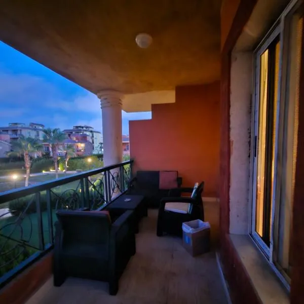 Blumar North Coast - Sidi Abdelrahman - Appartment on seafront - شاليه دورين علي البحر في قرية بلومار سيدي عبدالرحمن, hotel em El Alamein