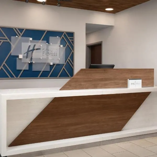Holiday Inn Express & Suites by IHG Chambersburg by IHG, Hotel in Chambersburg