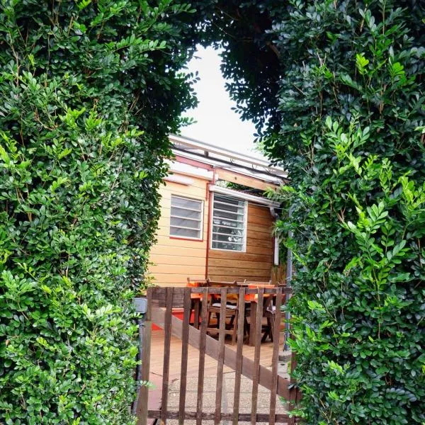 Bienvenue à l'Oasis Bungalow Paisible, hotel v destinaci Les Avirons