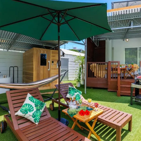 新規オープン サウナ BBQ ジャグジー付き 最大9名 無料駐車場4台 ビーチまで車で5分 SKY House,位于宇流麻的酒店