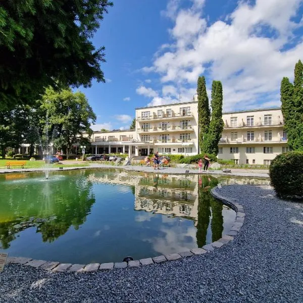 Hotel Palace - KÚPELE SLIAČ, hotel em Sliac