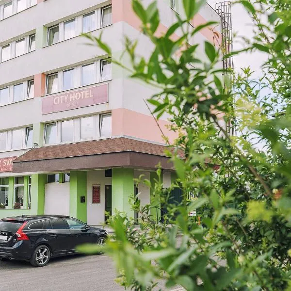 CITY HOTEL Družba, מלון בליפטובסקי מיקולש