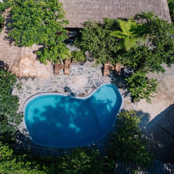 Ha Giang Xanh Retreat - Trekking, Tour, Motorbike Rental, hotel in Ha Giang