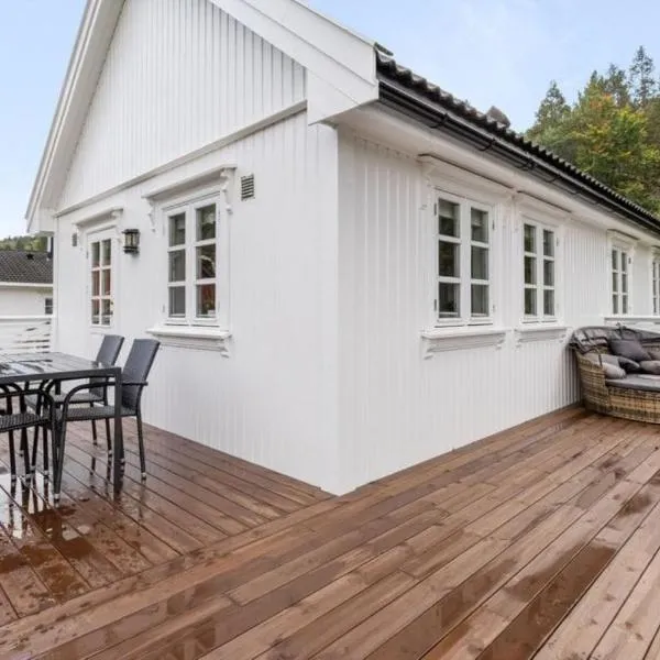Beautiful house in Risør, hotel v destinaci Risor