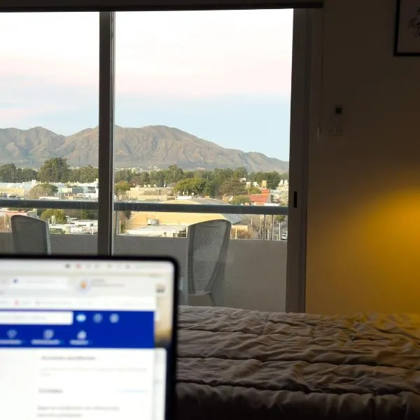 Un Departamento Cómodo con Vistas Increíbles a las Sierras, hotel in San Luis