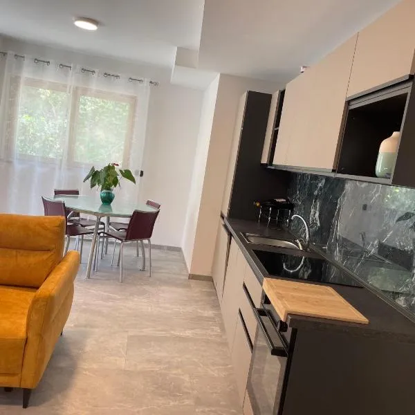 Rey Residence, hotel v destinaci Nave San Felice