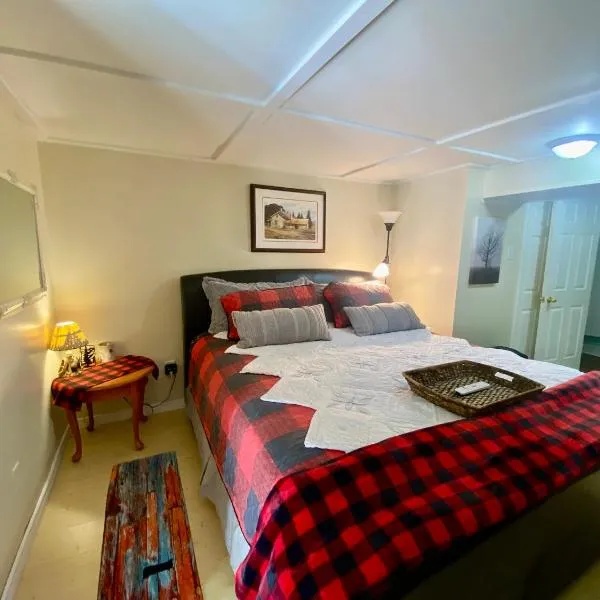 Cobourg Country Home - 10 Minutes From Cobourg Beach!, hotel in Cobourg