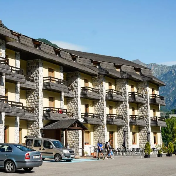 Snö Hotel Bielsa, hotel in Bielsa