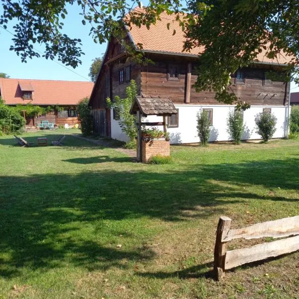 Pension Sava Turizam, hotel v destinaci Lonja